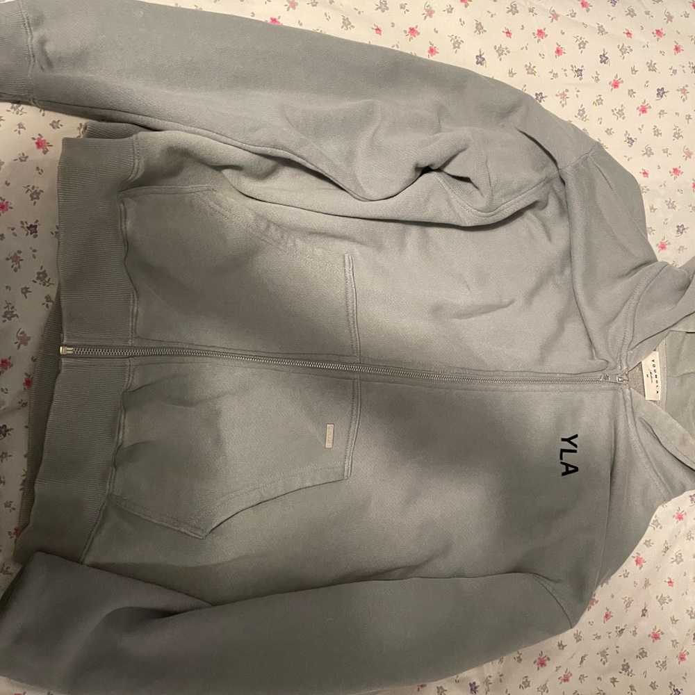 Youngla monarch zip up size medium grey